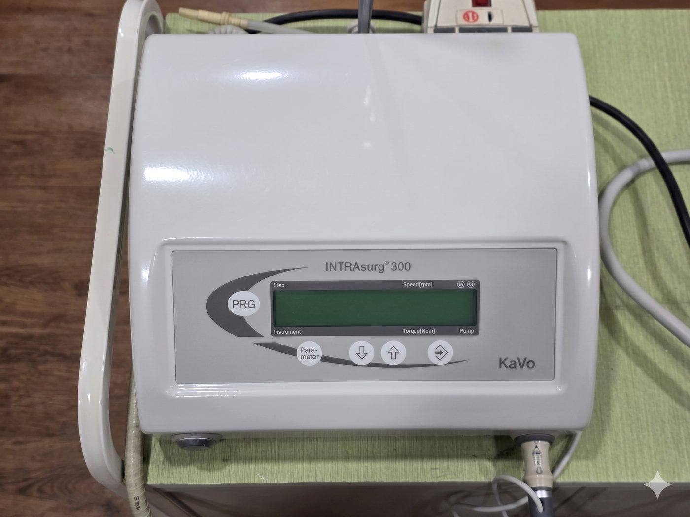 INTRAsurg 300 외과 시스템